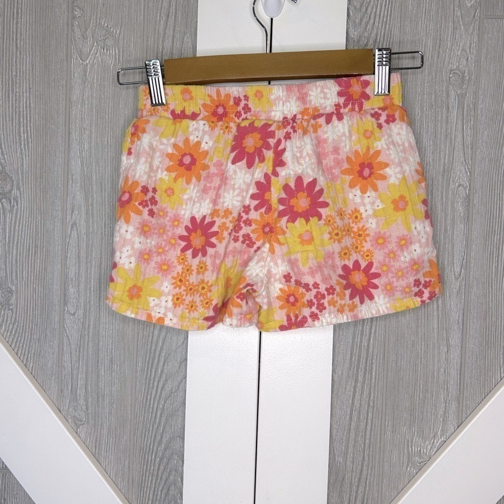 D16.06 Cat & Jack Floral Activewear Shorts Size Medium 7/8 - Picture 1 of 3